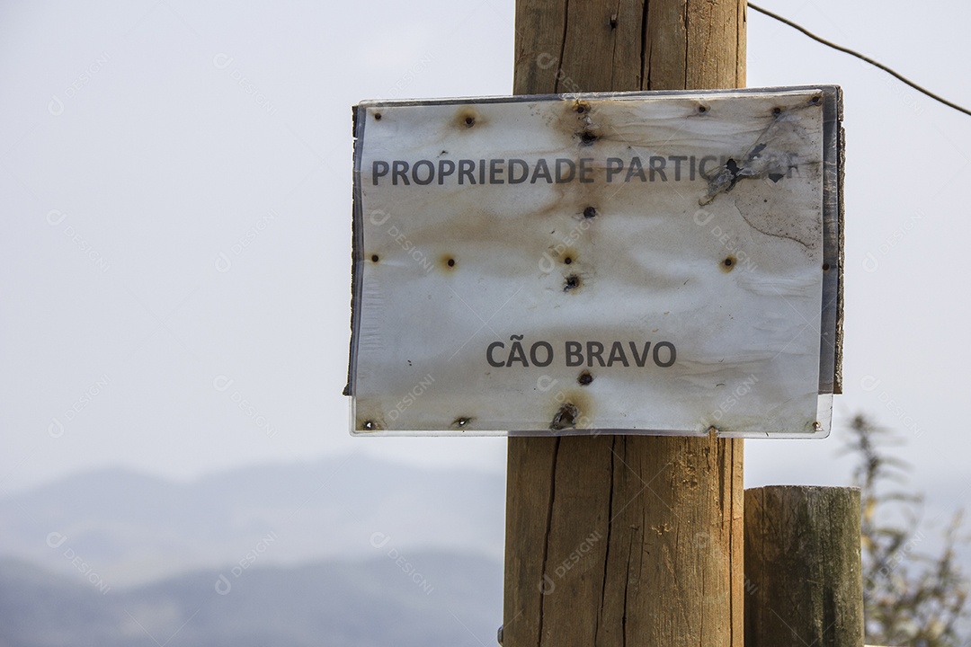 Placa da trilha da pedra da cuca em Petrópolis.