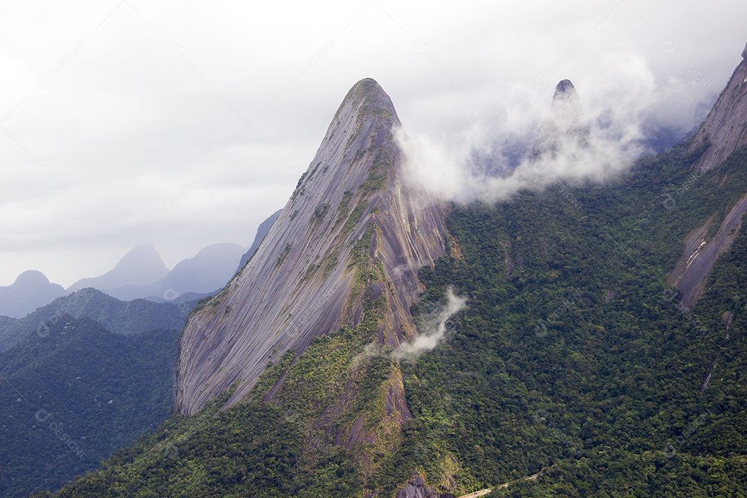 Trilha do morro do elefante em Teresópolis.
