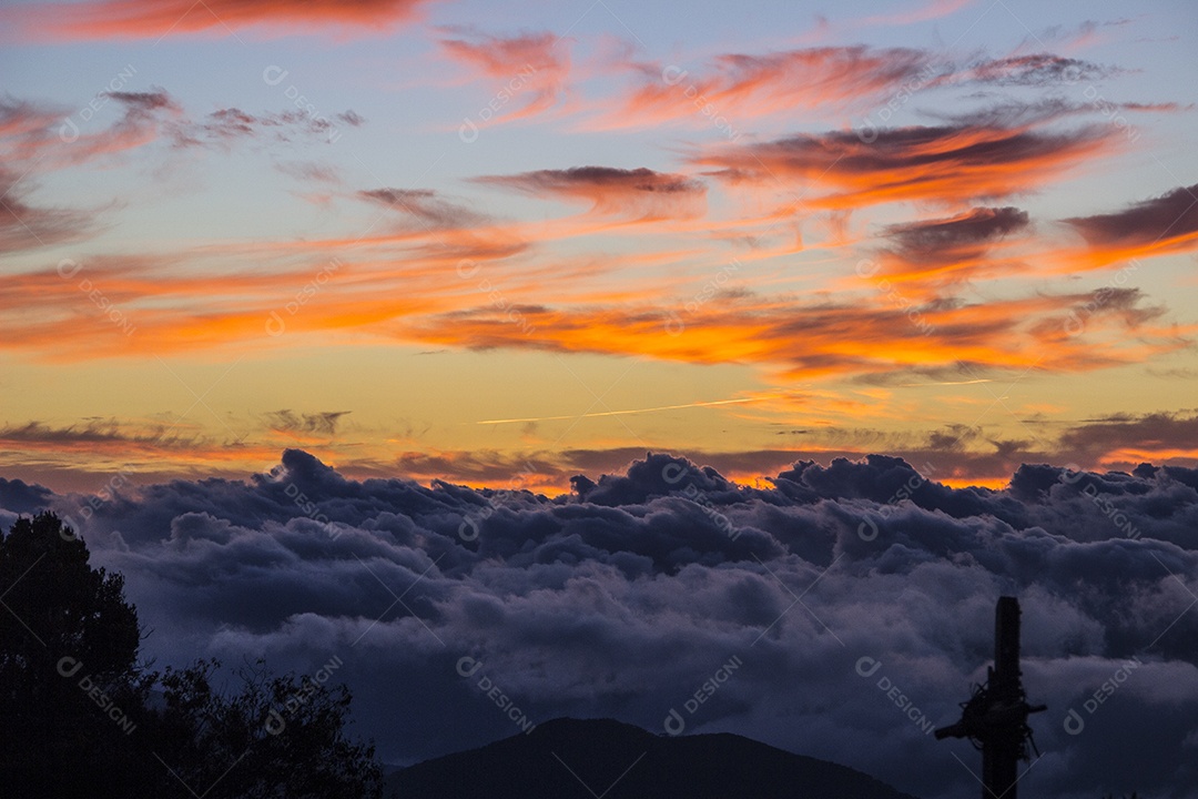 Trilha visual da trilha do ouro na serra da Bocaina.