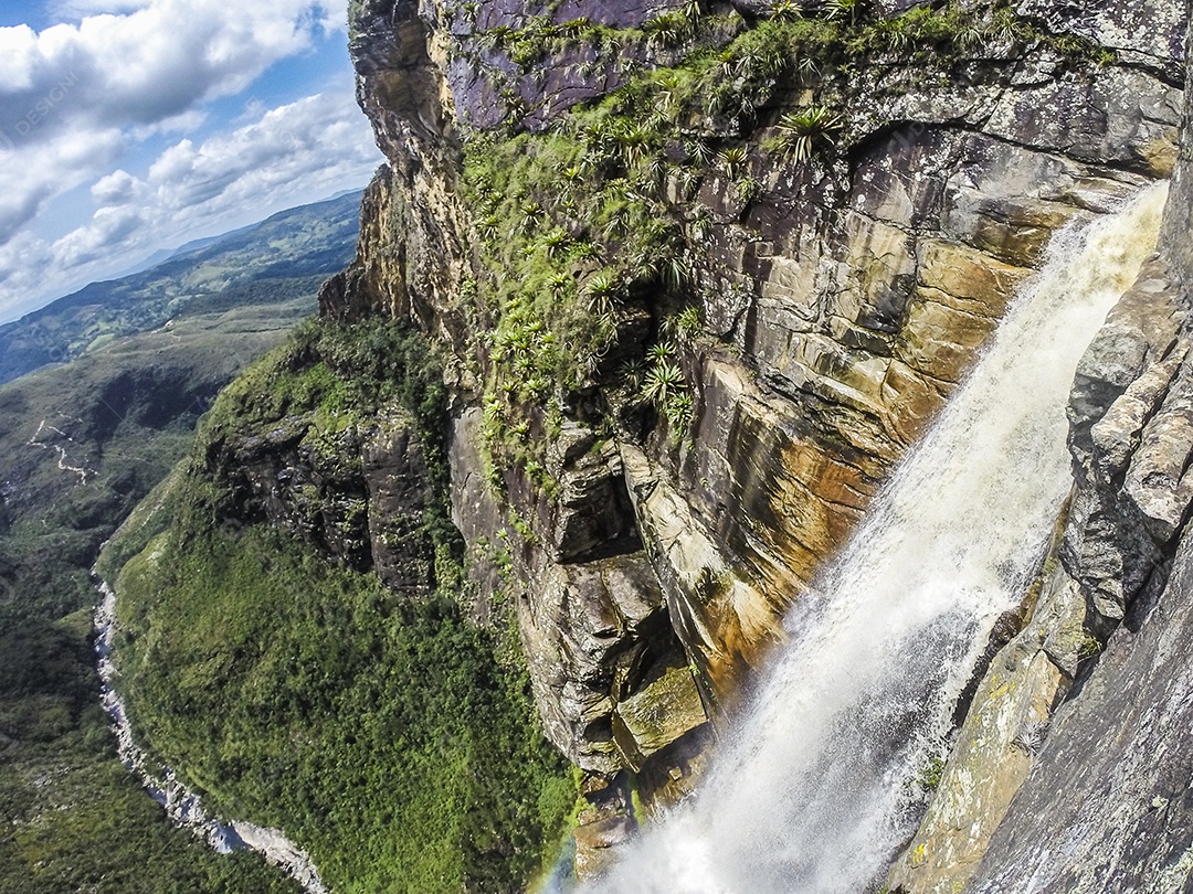 Cachoeira de Tabuleiro Alto.