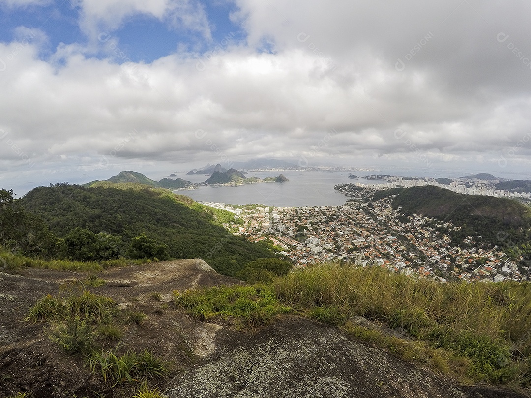 Trilha visual do morro de Santo Inácio.