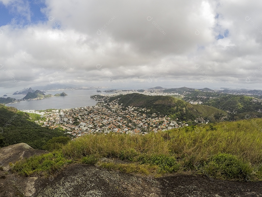 Trilha visual do morro de Santo Inácio.