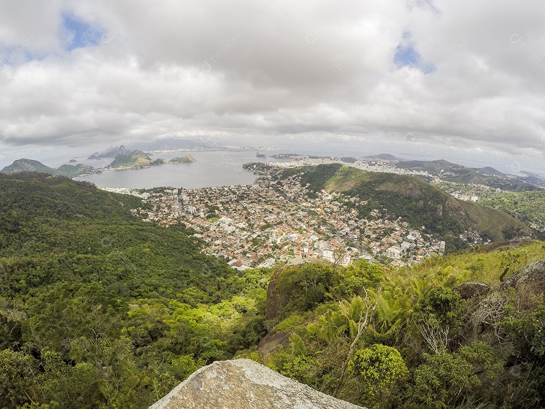 Trilha visual do morro de Santo Inácio.