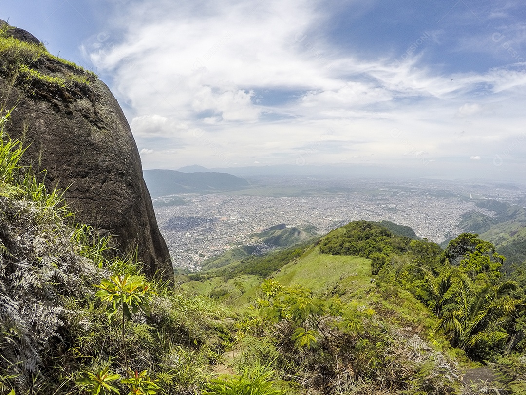 Pedra Ponta da Trilha no Rio de Janeiro.