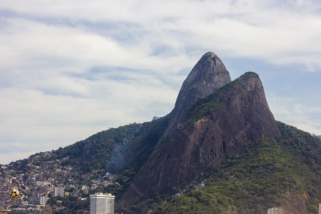 Morro Dois Irmãos - Vidigal.