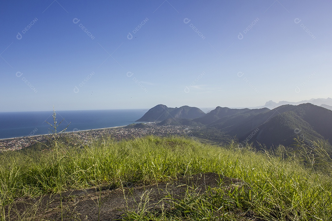 Trilha visual da pedra Itaocaia em Niterói.