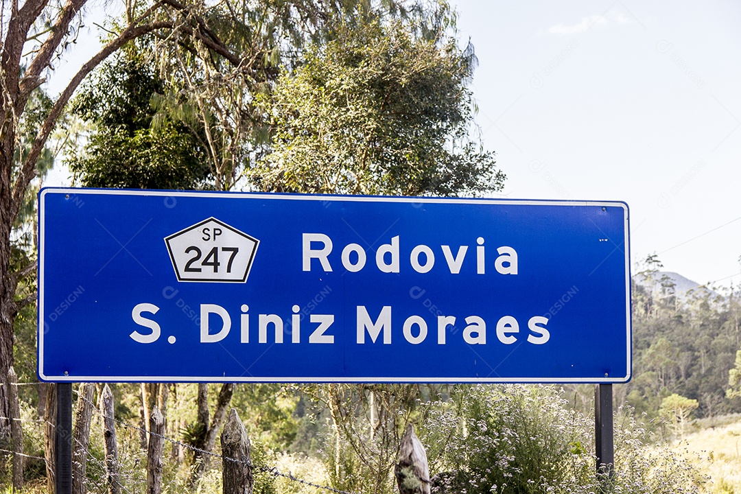 Painéis informativos brasileiros.