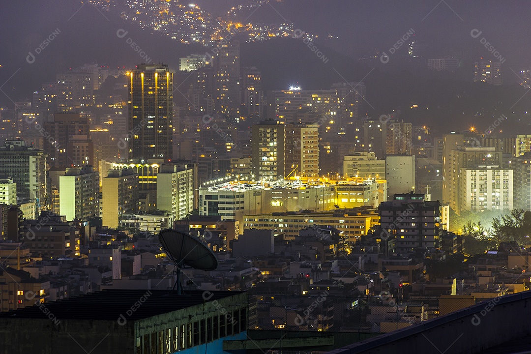 Pôr do sol no morro do Cantagalo.
