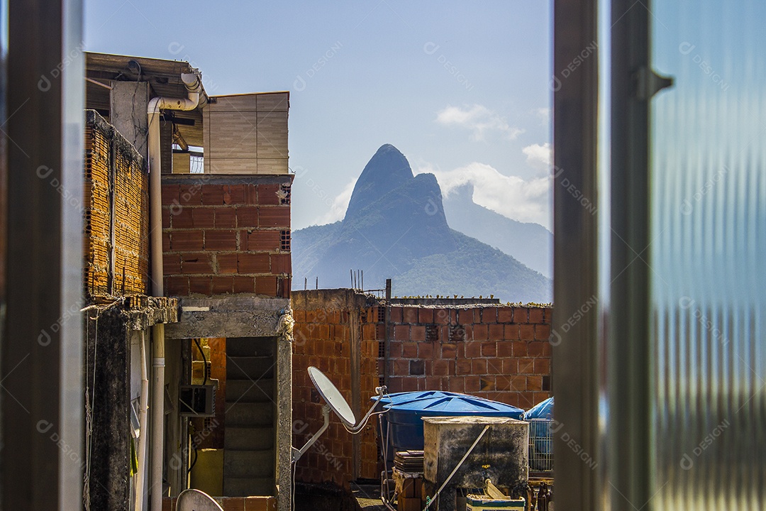 Pôr do sol no morro do Cantagalo.