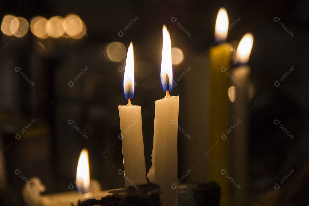 Velas acesas na aparência do norte.