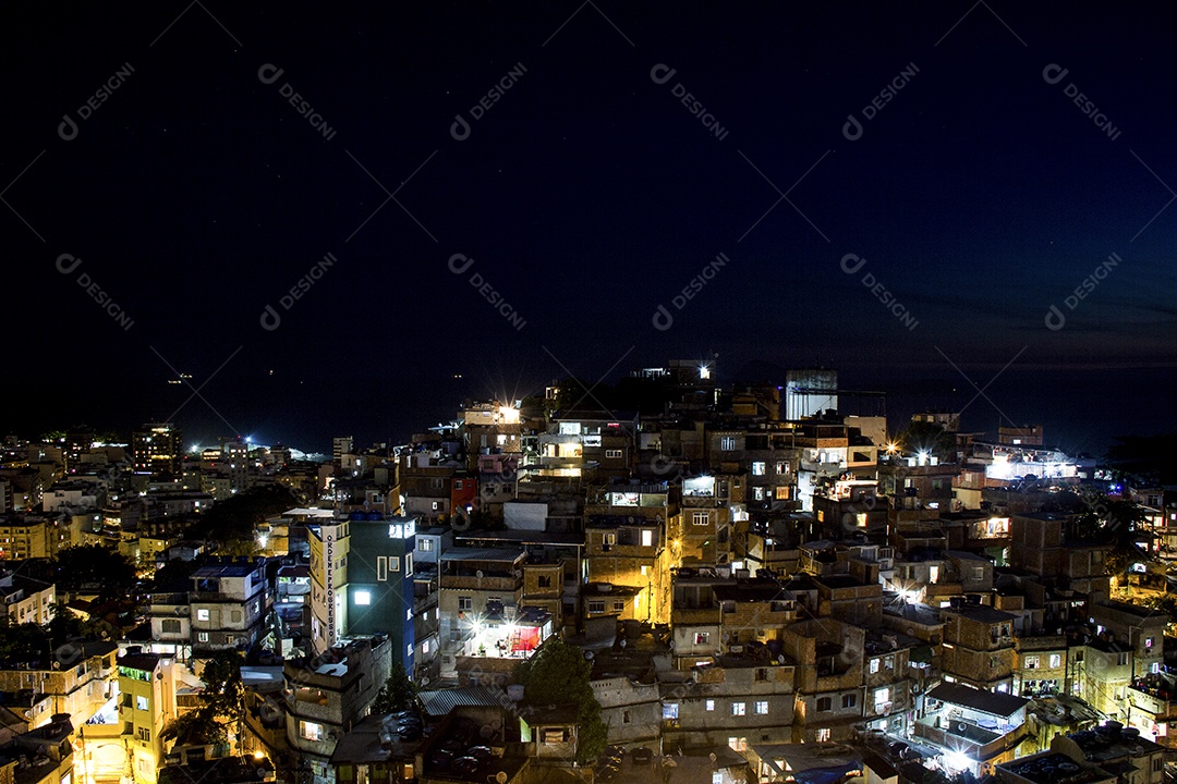 Pôr do sol no morro do Cantagalo.