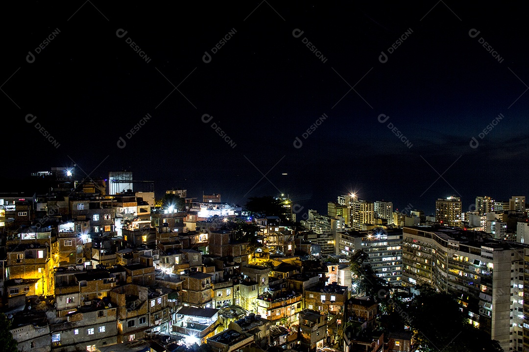 Pôr do sol no morro do Cantagalo.