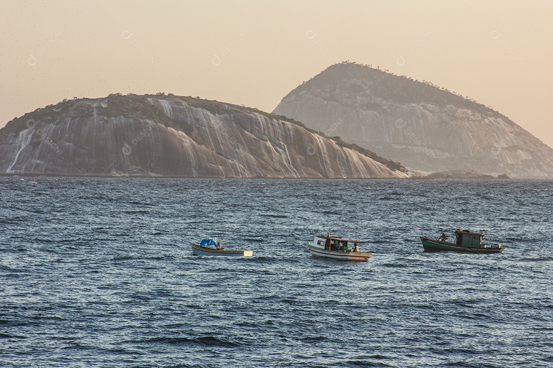 Por do sol na praia de Ipanema.