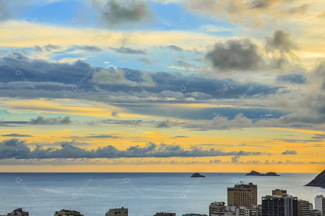 Pôr do sol no morro do Cantagalo.
