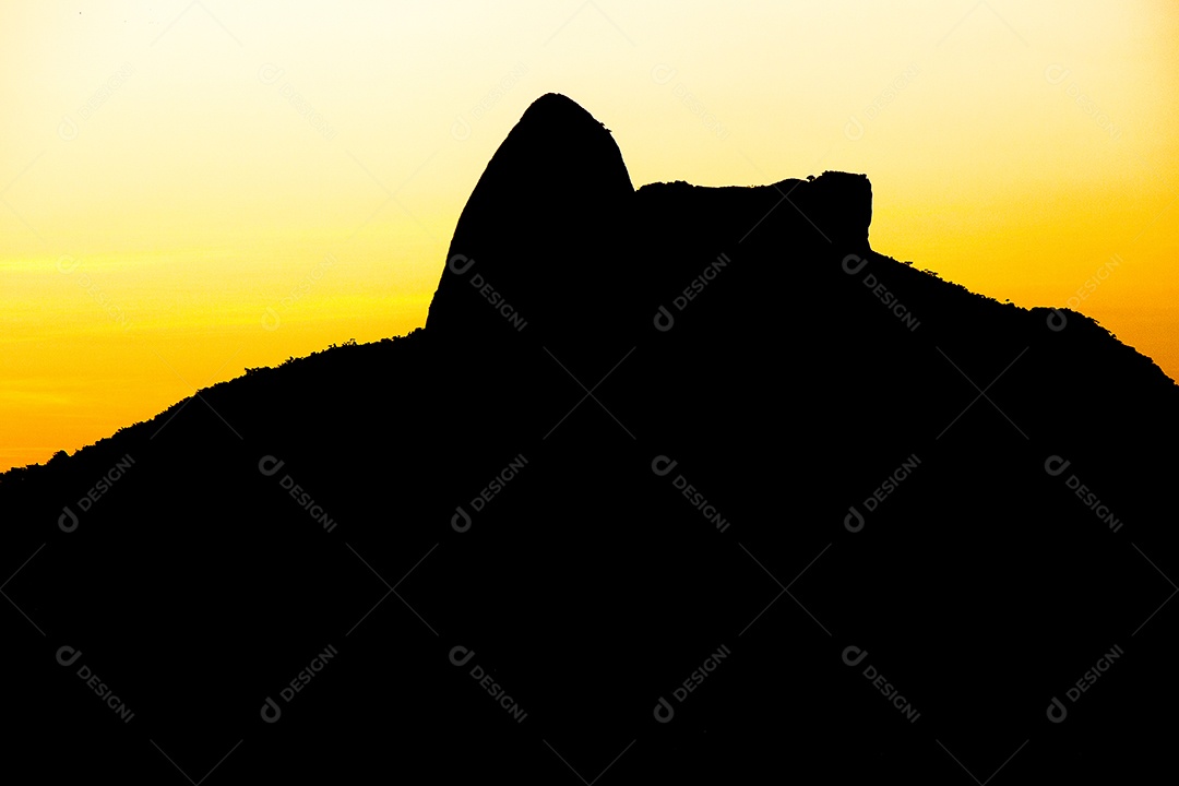 Pôr do sol no morro do Cantagalo.
