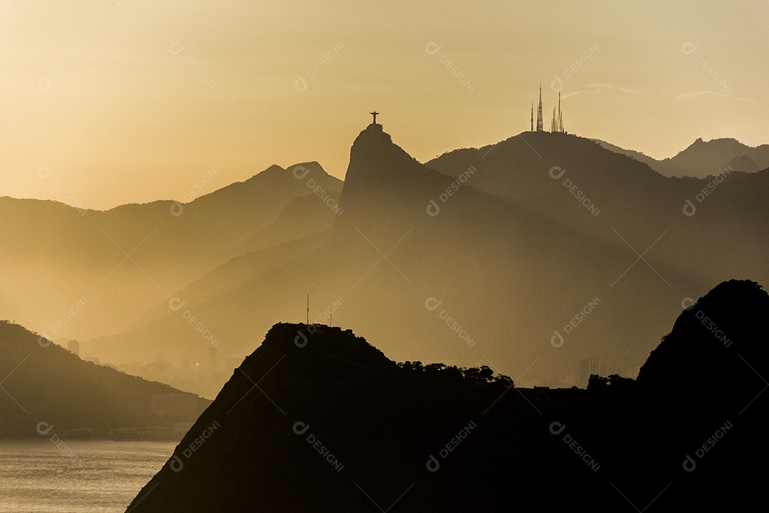 Pôr do sol no parque da cidade Niterói.
