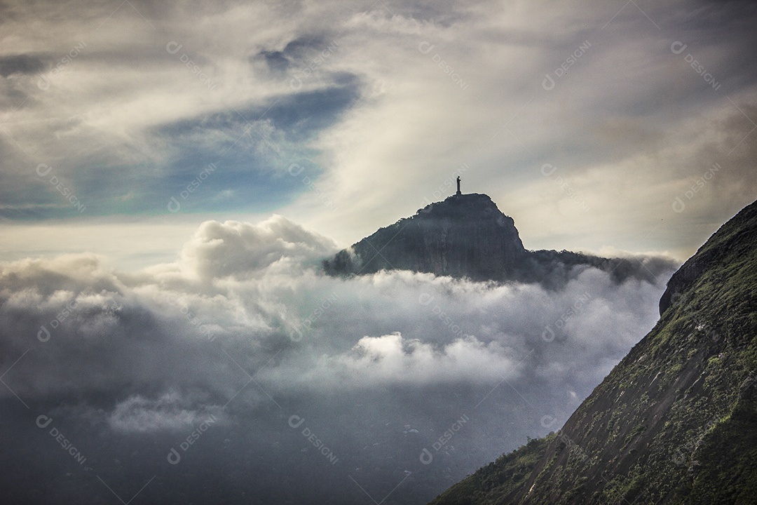 Nuvens no rio de janeiro.