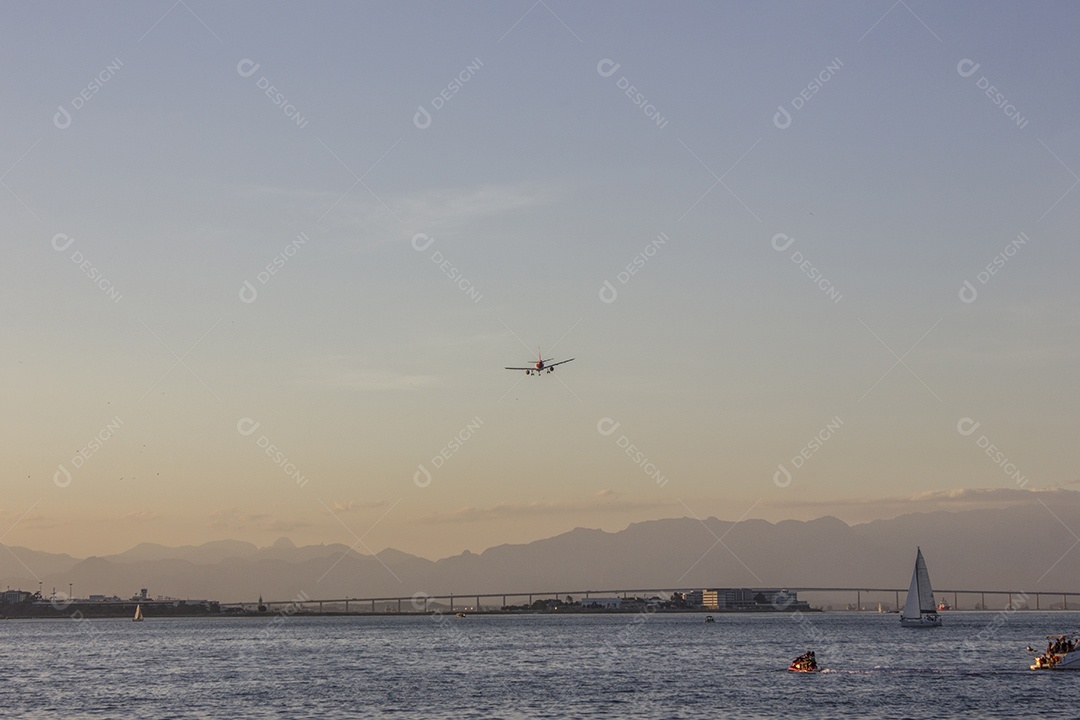 Avião no bairro no rio de janeiro.