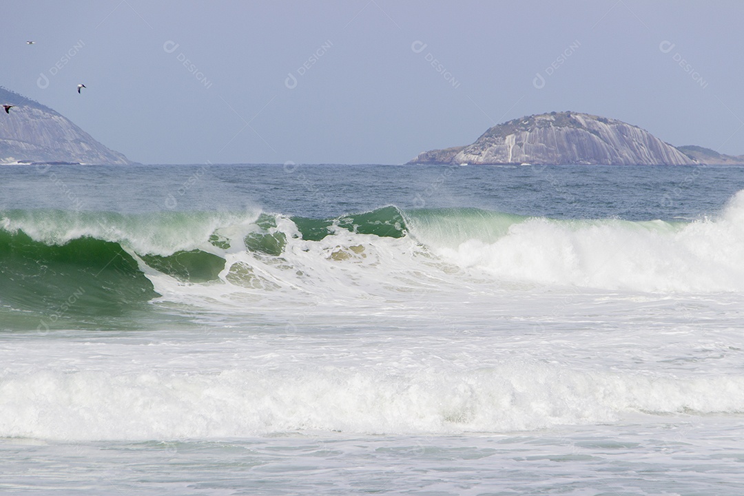 Onda em Copacabana no Rio de Janeiro