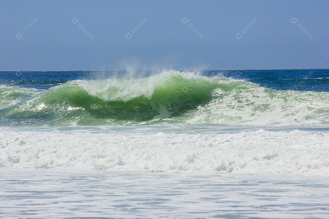 Onda em Copacabana no Rio de Janeiro