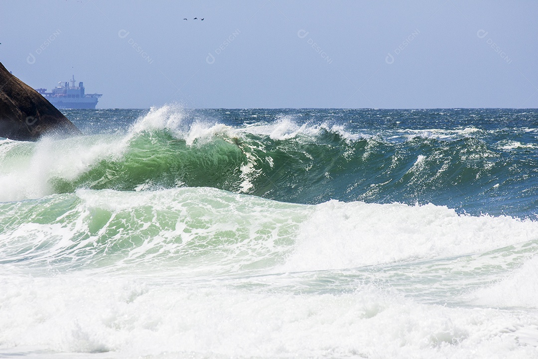Onda em Copacabana no Rio de Janeiro