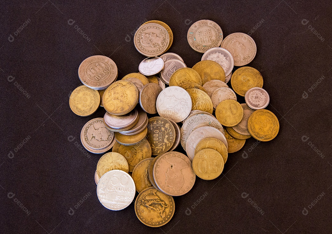 Moedas antigas reunidas