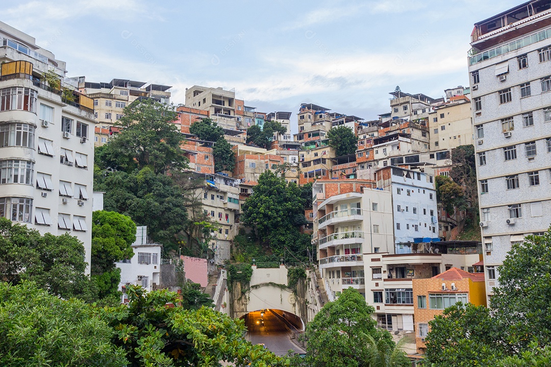 favela tabajara no bairro de Copacabana no Rio de Janeiro.