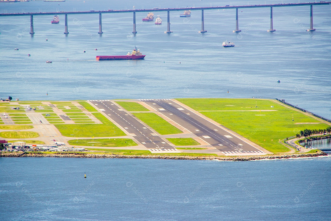 aeroporto santos dumont, visto do alto do morro da urca