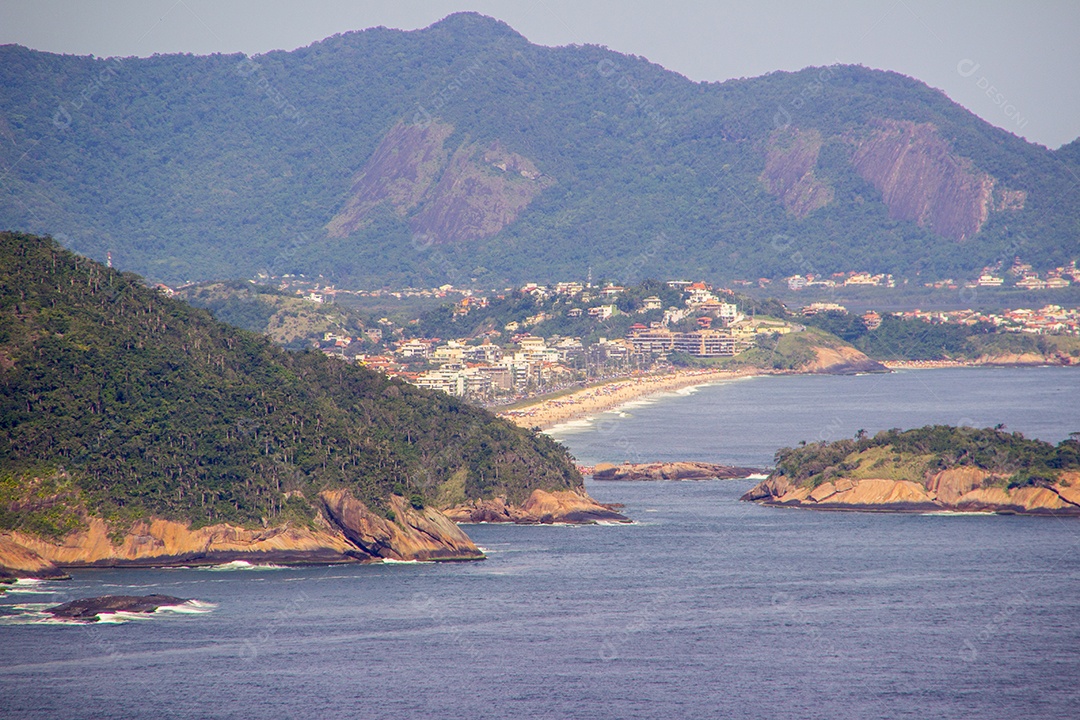 praia de niterói, vistas do alto do morro da Urca.