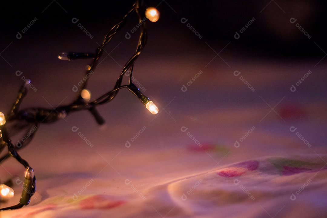 luz amarela para decoração de Natal.