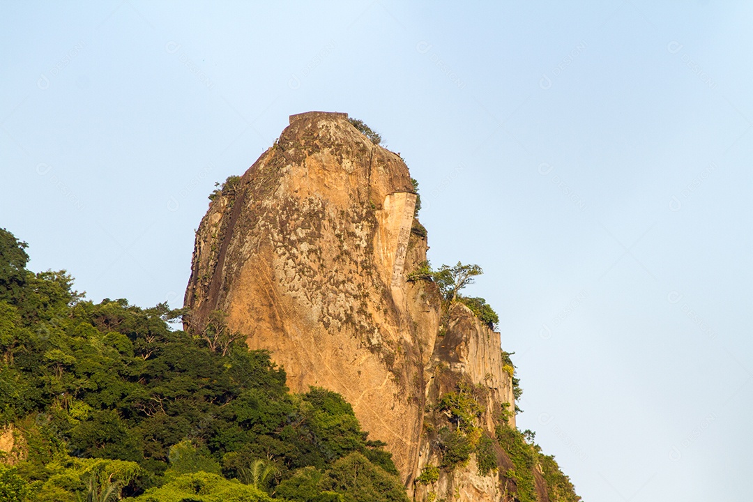 agulhinha do inhanga, vista do bairro de Copacabana no Rio de Janeiro.