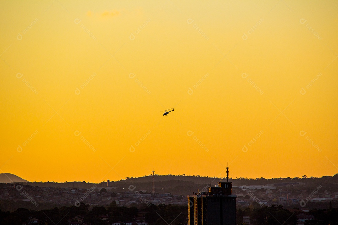 pôr do sol no bairro da liberdade em belo horizonte, minas gerais, brasil