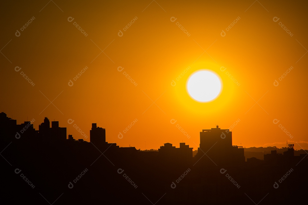 pôr do sol no bairro da liberdade em belo horizonte, minas gerais, brasil