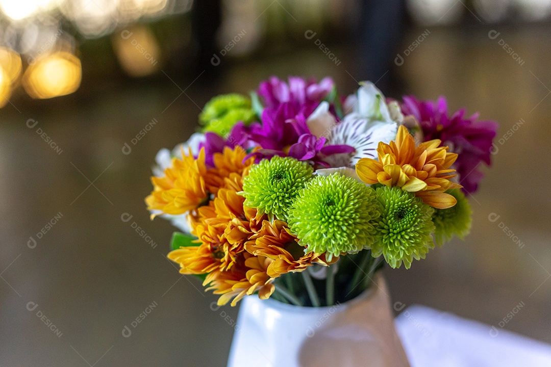 flores plásticas usadas na decoração de ambientes no Rio de Janeiro Brasil.