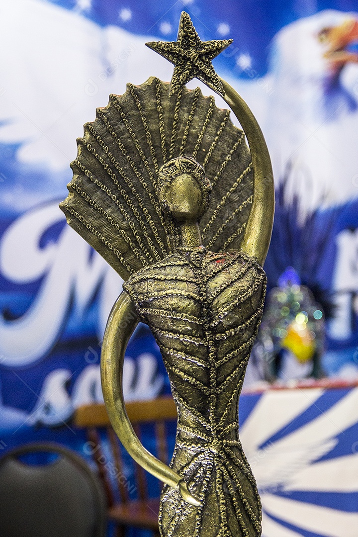 troféu do vencedor do carnaval do Rio de Janeiro Brasil no ano de 2016.