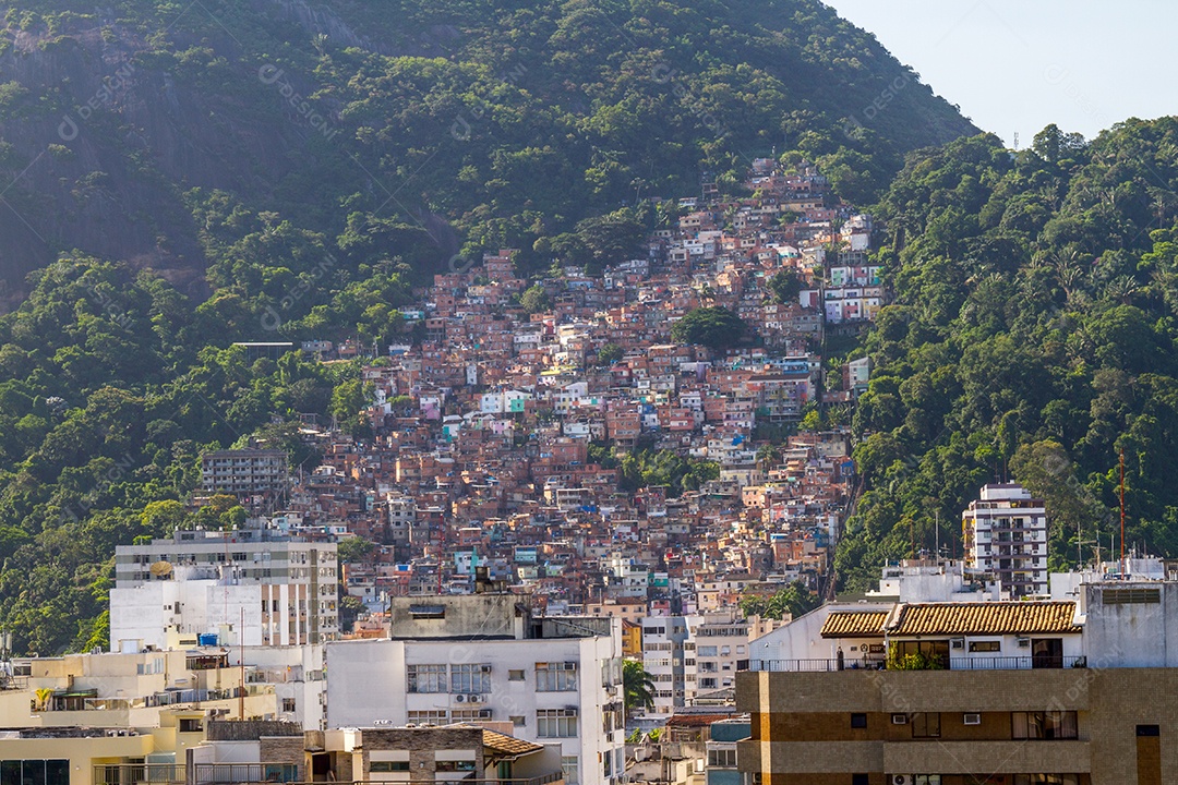 Favela Santa Marta no bairro de Botafogo no Rio de Janeiro, Brasil.