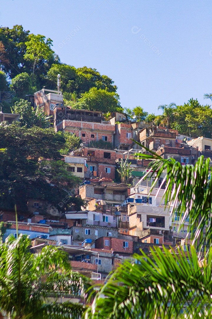 Favela Santa Marta vista do bairro de Botafogo, no Rio de Janeiro.