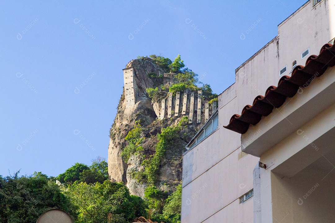 agulhinha do inhanga, vista do bairro de Copacabana no Rio de Janeiro.