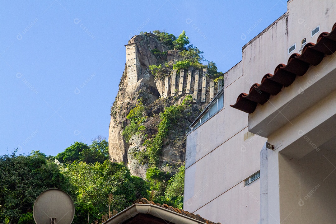 agulhinha do inhanga, vista do bairro de Copacabana no Rio de Janeiro.