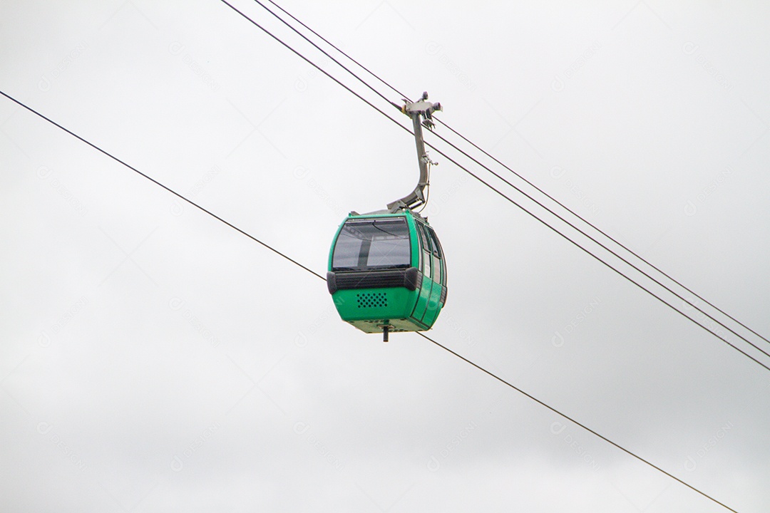 teleférico na cidade de surgiu da zona norte em São Paulo.