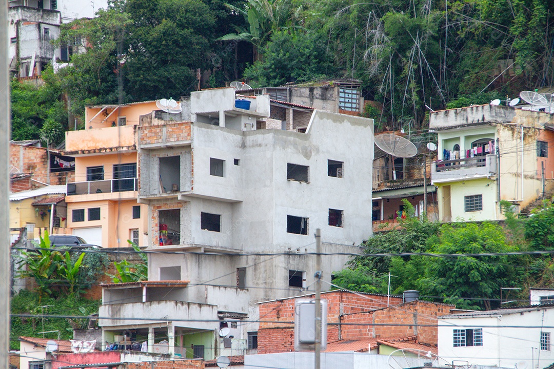 vista de casas na cidade de aparecida do norte em são paulo.