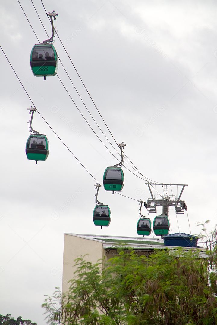 teleférico na cidade de surgiu da zona norte em São Paulo.