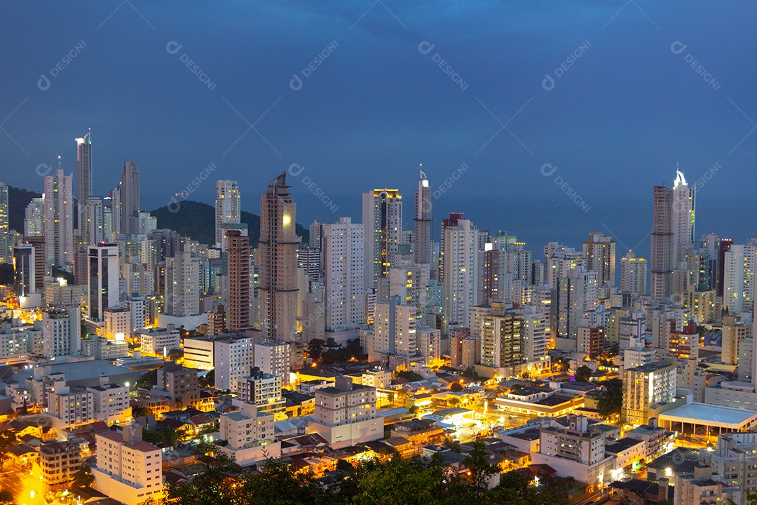 luzes da cidade de balneário camboriu em santa catarina Brasil