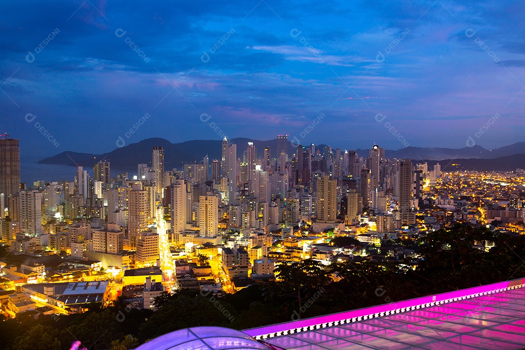 luzes da cidade de balneário camboriu em santa catarina Brasil
