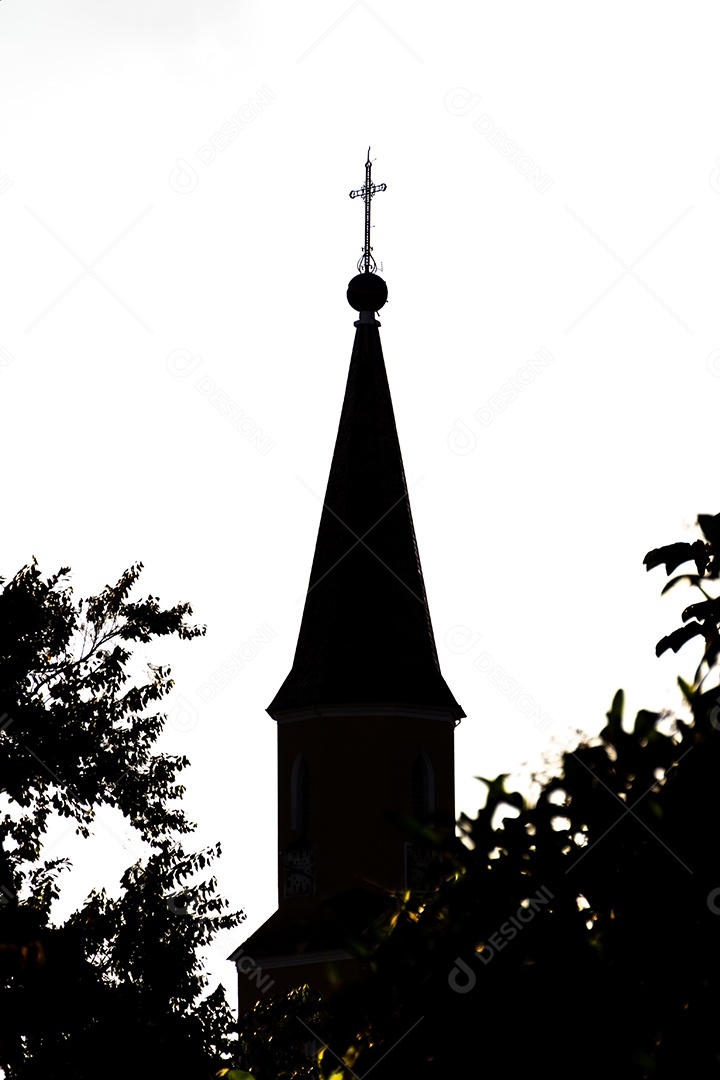 Silhueta da torre da igreja luterana de Pomerode em Blumenau Santa Catarina Brasil