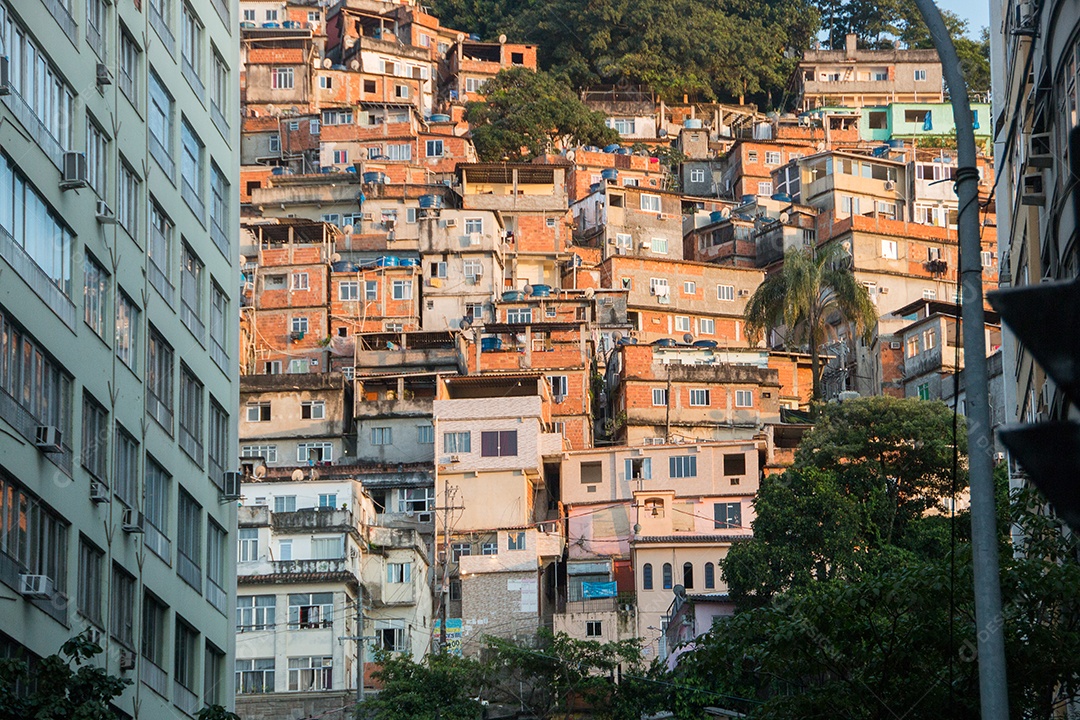 Favela do pavão em Copacabana no Rio de Janeiro, Brasil.