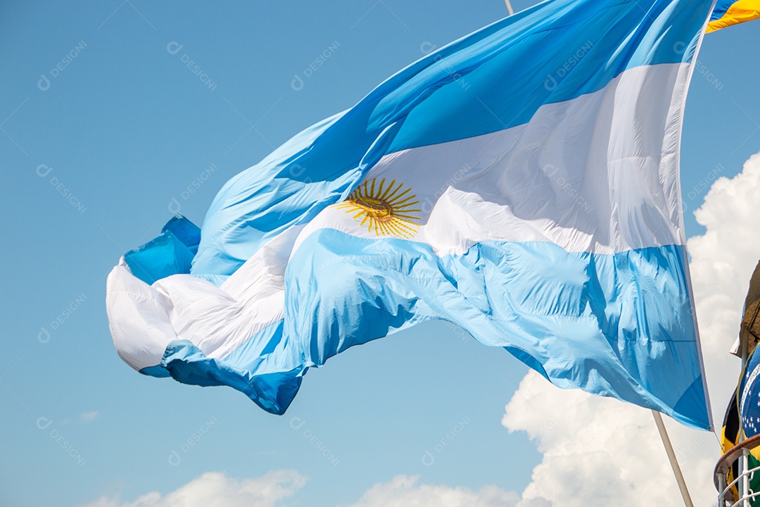 bandeira da argentina ao ar livre no Rio de Janeiro, Brasil.