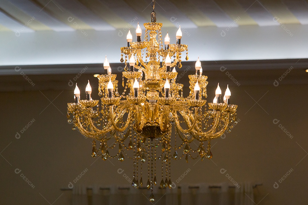 Lindo lustre com luzes no Rio de Janeiro Brasil.