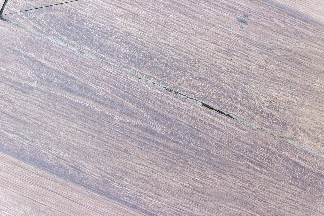 Textura de madeira com um pequeno furo no meio da estrutura no Rio de Janeiro.