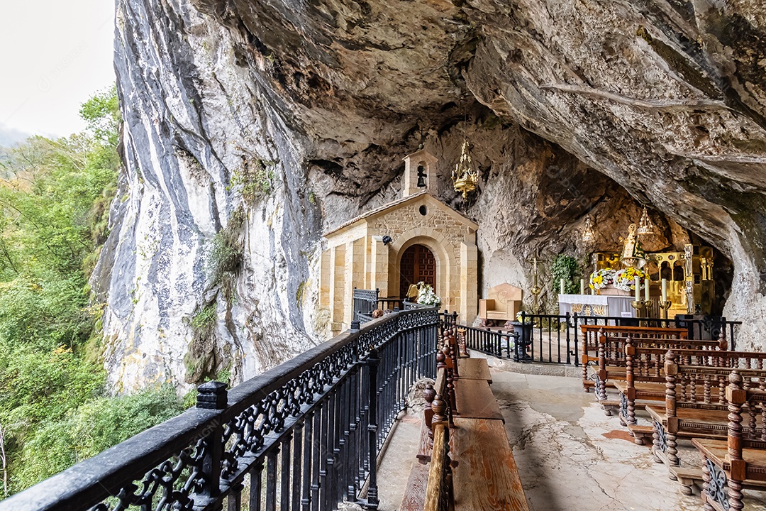 Capela da Satina no santuário de Cova donga, Astúrias, Espanha.